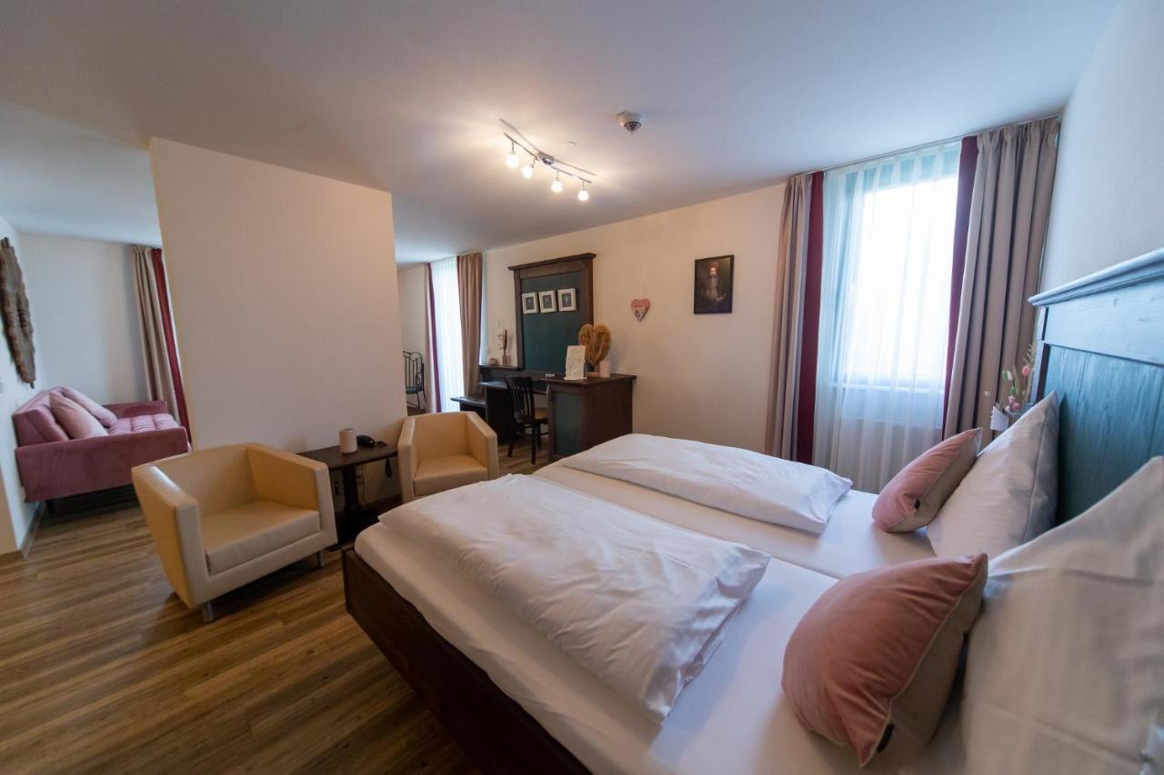 באד ווילבאד Hotel Restaurant Auerhahn מראה חיצוני תמונה