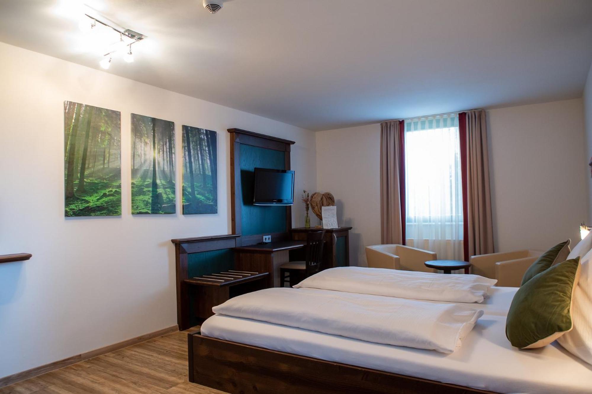 באד ווילבאד Hotel Restaurant Auerhahn מראה חיצוני תמונה