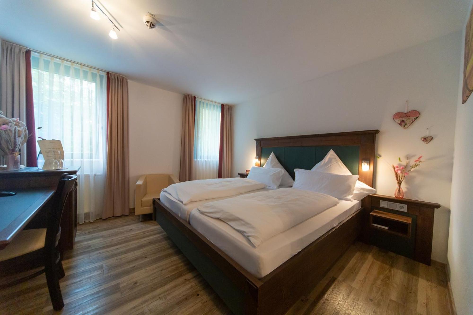 באד ווילבאד Hotel Restaurant Auerhahn מראה חיצוני תמונה