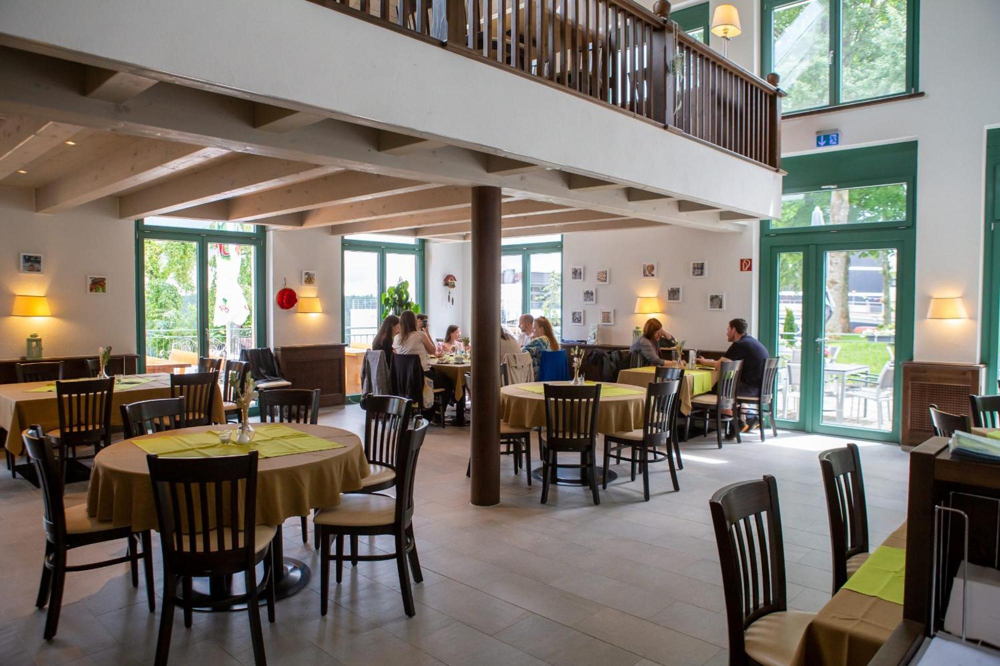 באד ווילבאד Hotel Restaurant Auerhahn מראה חיצוני תמונה