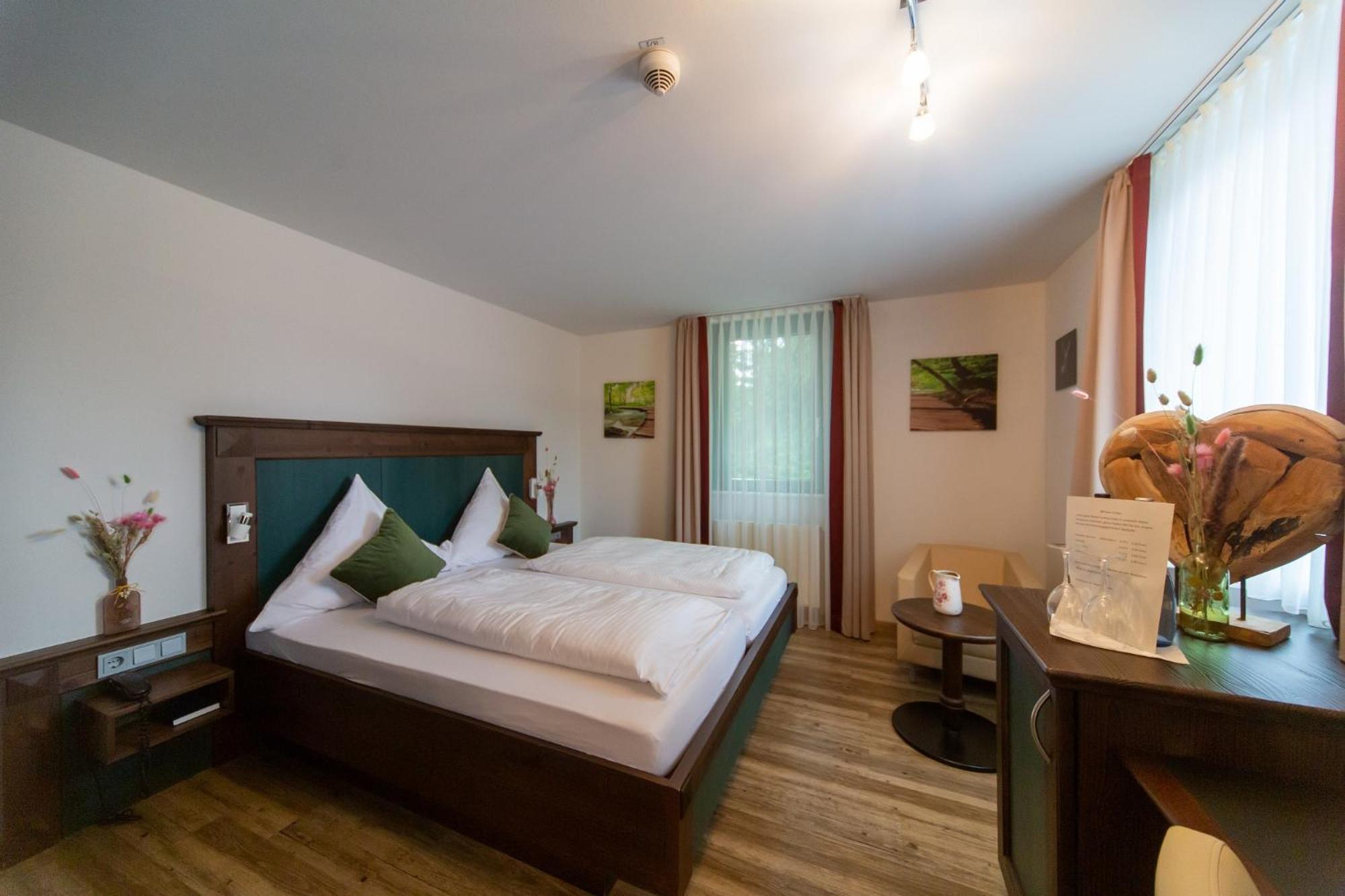 באד ווילבאד Hotel Restaurant Auerhahn מראה חיצוני תמונה