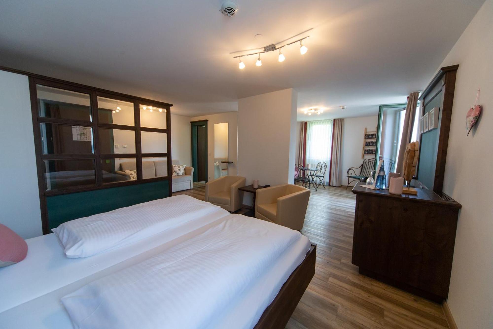 באד ווילבאד Hotel Restaurant Auerhahn מראה חיצוני תמונה